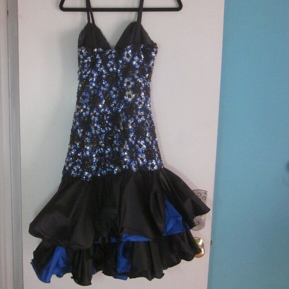 Alyce Designs Vintage Gown 8 - Picture 10 of 13